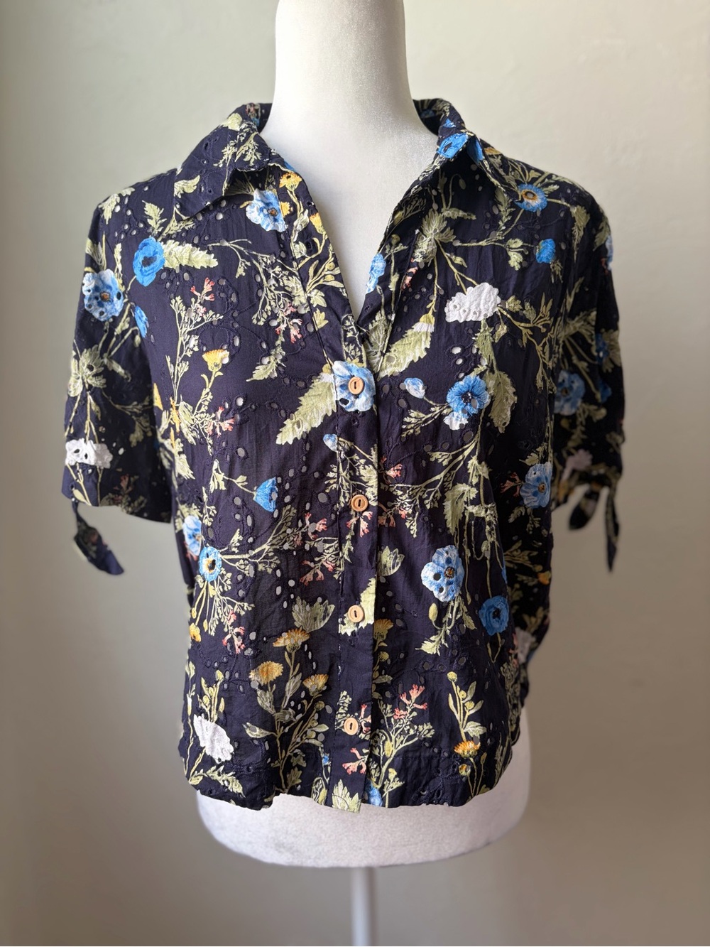 Zara Floral Eyelet Button Front Tie Sleeve Cotton Blouse Navy Medium